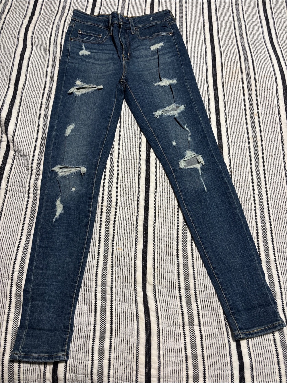 Levi’s Distressed Women Jeans